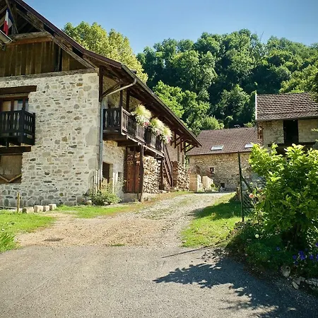 Semesterbostad Gite Des Lodges De La Cascade 3 Etoiles Yenne