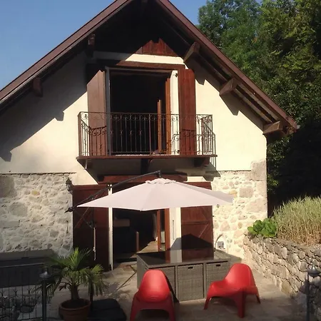 Gite Des Lodges De La Cascade 3 Etoiles